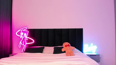 Emi online show from December 2024 03:03:02 AM