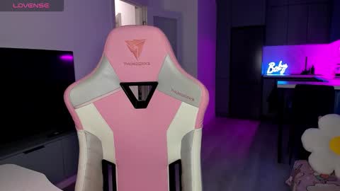 Emi online show from February 2026 05:11:01 AM