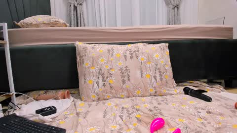              online show from February 2025 06:41:01 AM