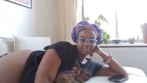 Snapshot of writergirl69 chatting on April 2026 08:30:02 AM writergirl69 online show from April 2026 08:30:02 AM