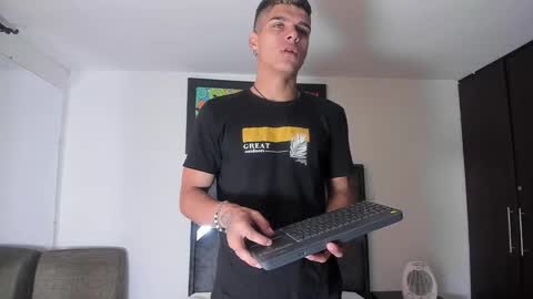 wyatt online show from October 2025 12:18:02 PM