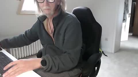 Snapshot of wyattearp64 chatting on October 2025 09:09:01 AM WyattEarp64 online show from October 2025 09:09:01 AM