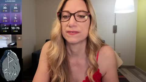 Snapshot of wynfreya chatting on May 2026 11:05:02 AM Wyn online show from May 2026 11:05:02 AM