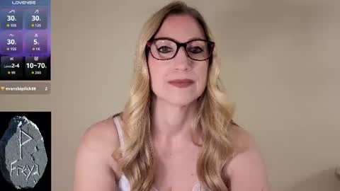Snapshot of wynfreya chatting on June 2026 10:26:01 PM Wyn online show from June 2026 10:26:01 PM