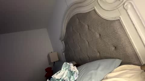 Snapshot of x_dreamgirl_x chatting on December 2024 01:58:01 AM Mariah online show from December 2024 01:58:01 AM