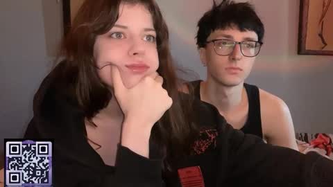 Philipp and Este online show from September 2025 10:49:01 AM