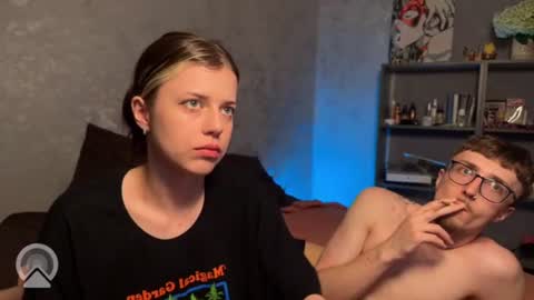 Philipp and Este online show from June 2026 01:06:01 AM