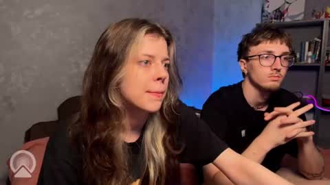 Philipp and Este online show from July 2026 01:20:01 AM