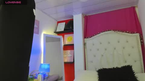 xaanderGrey online show from November 2025 07:36:02 PM