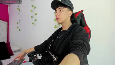 xaanderGrey online show from December 2025 08:04:02 PM