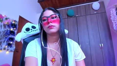 XALLYSONX online show from October 2025 11:43:01 AM
