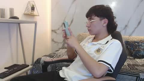 xandergrey8 online show from April 2026 07:41:01 PM