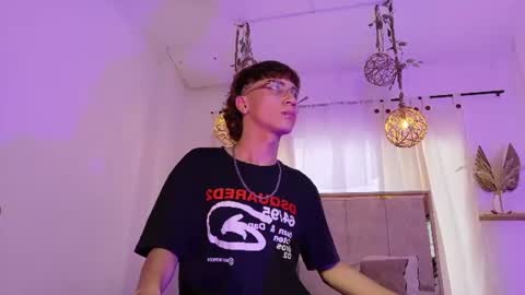 Snapshot of xanderr_grey chatting on July 2026 08:24:02 PM XANDER online show from July 2026 08:24:02 PM