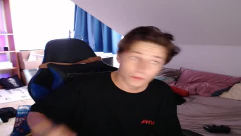 Snapshot of xandiigmusik chatting on September 2025 03:22:02 PM rx4per online show from September 2025 03:22:02 PM