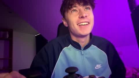 Snapshot of xandiigmusik chatting on November 2025 12:04:01 PM rx4per online show from November 2025 12:04:01 PM