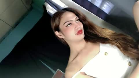 Snapshot of xangel_redx chatting on December 2024 01:22:01 AM ANGEL online show from December 2024 01:22:01 AM