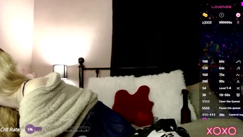 Snapshot of xelliee_rosex chatting on January 2025 02:04:02 AM EllieeRose online show from January 2025 02:04:02 AM