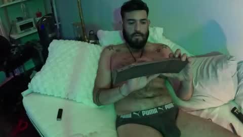 Snapshot of xhristian86 chatting on April 2026 10:27:01 AM DJ Xhristian online show from April 2026 10:27:01 AM