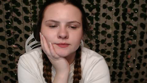 Lina online show from December 2024 07:27:01 AM