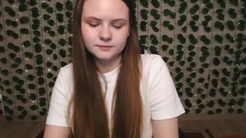 Lina online show from March 2025 04:52:02 AM