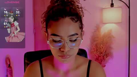 Snapshot of ximena_sotto1 chatting on March 2025 10:15:02 PM camila online show from March 2025 10:15:02 PM