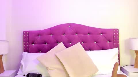 Xime  online show from November 2025 03:06:01 AM