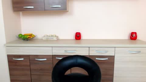 Kim online show from December 2024 11:39:02 AM