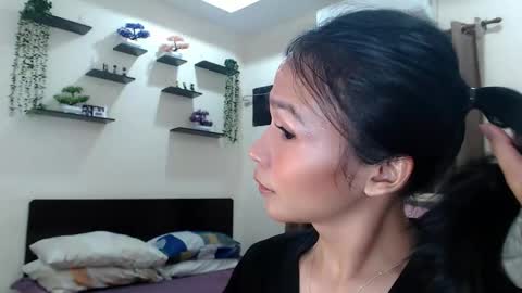 Snapshot of xlovely_destinyx chatting on May 2026 06:49:01 PM Alice online show from May 2026 06:49:01 PM