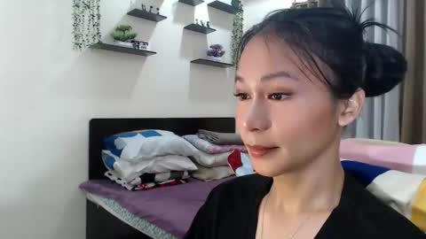 Snapshot of xlovely_destinyx chatting on May 2026 08:18:01 AM Alice online show from May 2026 08:18:01 AM
