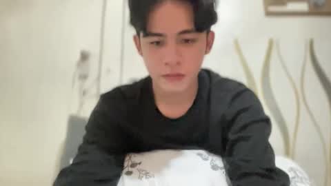 MIKAEL online show from April 2026 02:03:01 PM