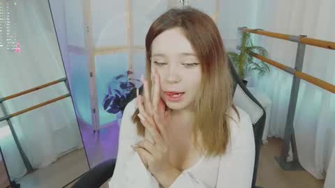 Milana online show from September 2025 07:12:01 AM