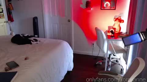 xoroxanne online show from October 2025 09:30:01 PM