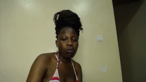 Snapshot of xoxo_booty chatting on November 2025 07:02:01 PM Xoxo online show from November 2025 07:02:01 PM