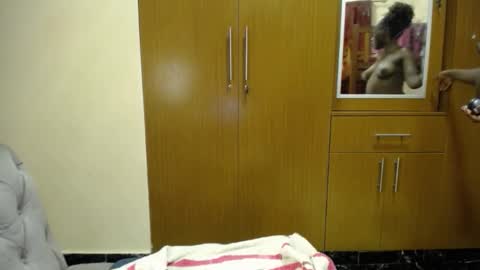 Snapshot of xoxo_booty chatting on November 2025 07:29:01 PM Xoxo online show from November 2025 07:29:01 PM