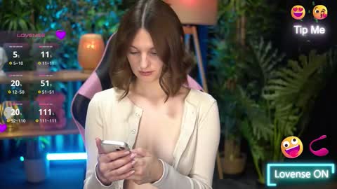 xoxo_molly online show from November 2025 08:30:01 PM