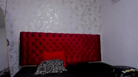 R A Y online show from April 2026 07:07:02 PM