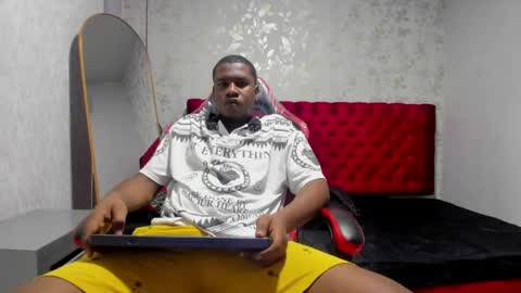 R A Y online show from April 2026 12:37:01 PM