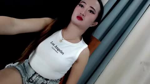 iseeu01 online show from October 2025 05:07:02 AM