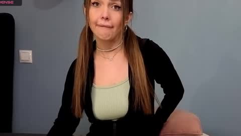 Snapshot of xsexycouples chatting on February 2025 11:23:02 PM AnnaMaee online show from February 2025 11:23:02 PM