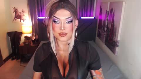 Snapshot of xshadowseductressmitchx chatting on February 2025 01:52:02 PM Cattaleya online show from February 2025 01:52:02 PM