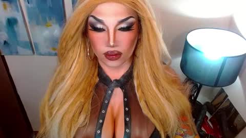 Snapshot of xshadowseductressmitchx chatting on September 2025 06:51:01 AM Cattaleya online show from September 2025 06:51:01 AM