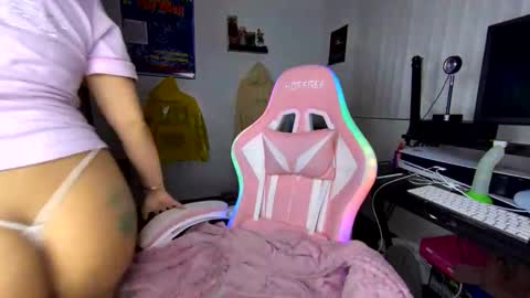 xStarGazingx online show from April 2026 06:42:02 AM