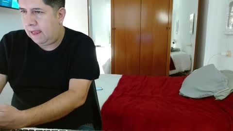 thiagoeva online show from October 2025 08:40:02 AM