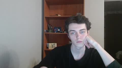 traqqq online show from November 2025 07:56:01 PM