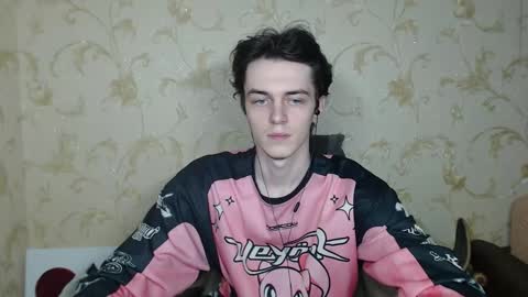 traqqq online show from December 2025 08:27:02 PM