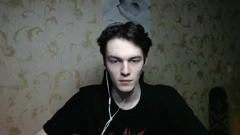 traqqq online show from March 2026 09:42:01 PM