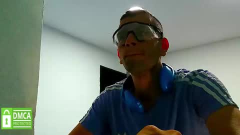 xuyeeg online show from February 2025 01:25:01 AM