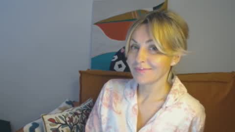 xvaleriax0 online show from March 2026 04:27:01 AM
