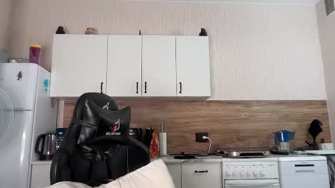 Snapshot of xx_raul_xx_ chatting on August 2026 12:31:01 AM raul online show from August 2026 12:31:01 AM