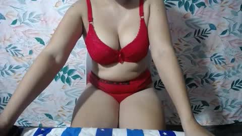 xxhott_ online show from October 2025 03:13:01 PM